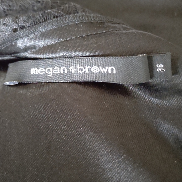 Megan Brown sleeveless black velour dress - Picture 4 of 6